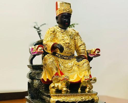 《神魔王尊套装获取攻略》——用实力征服游戏世界！  第2张