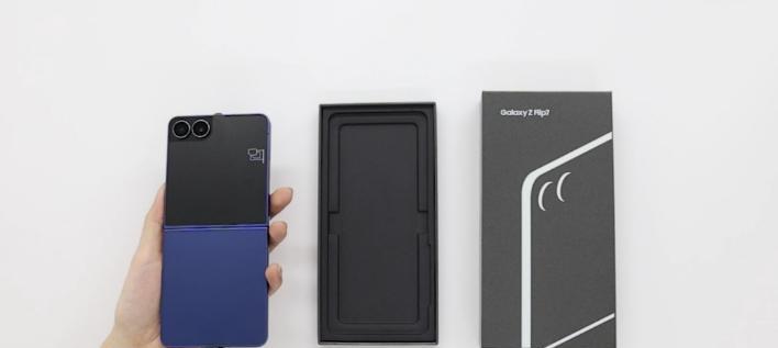 三星 Galaxy Z Flip7：握在掌心的 AI 旗舰  第1张