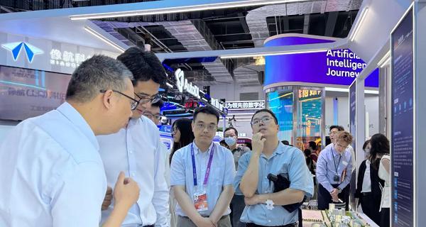 像航科技亮相 WAIC 2025，新一代多模态智能体引领交互革新  第2张