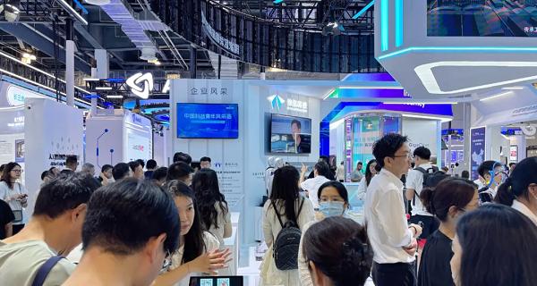 像航科技亮相 WAIC 2025，新一代多模态智能体引领交互革新  第9张