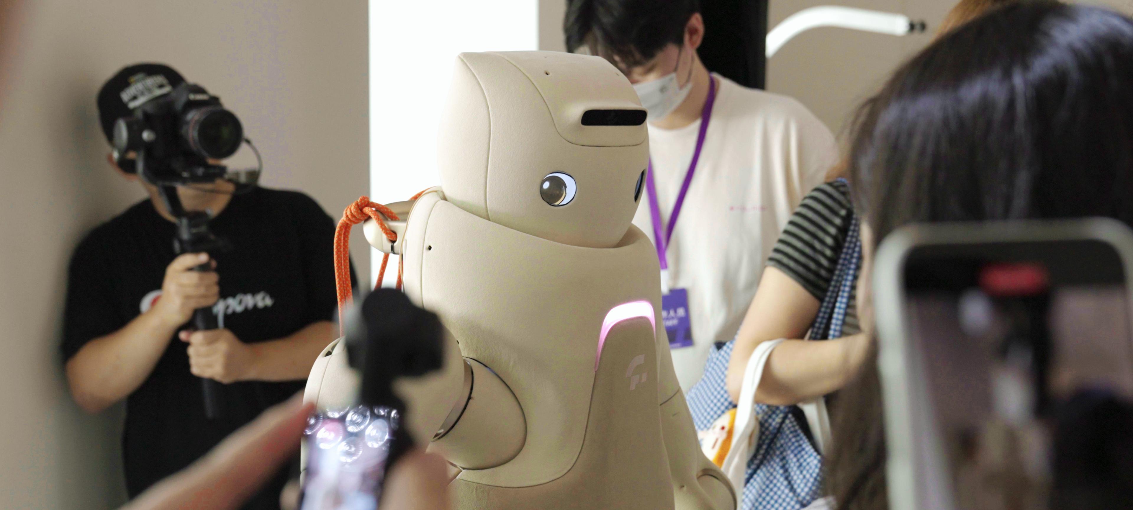 傅利叶发布全新人形机器人“Care-bot”GR-3，定义"有爱的"交互新范式  第1张