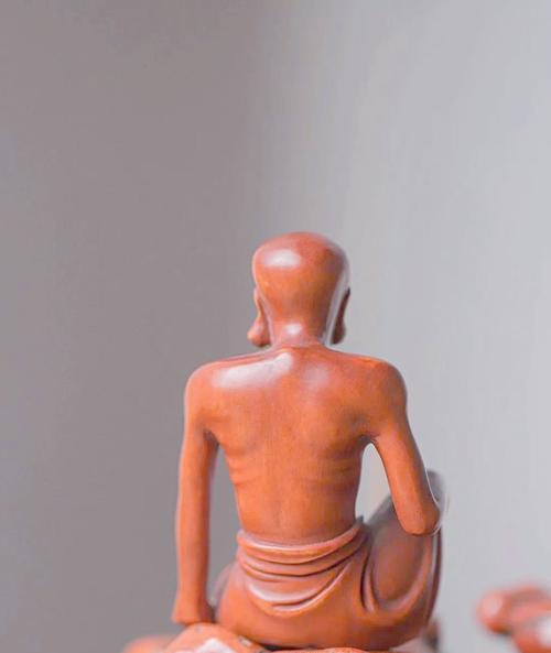 僧人问道木雕的摆放位置有什么讲究？如何正确摆放？  第1张