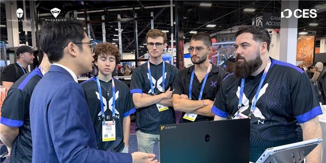 1.58kg 机身+160W 双满血释放！新一代「轻型」游戏本雷神 ZERO Air 亮相 CES2026  第4张