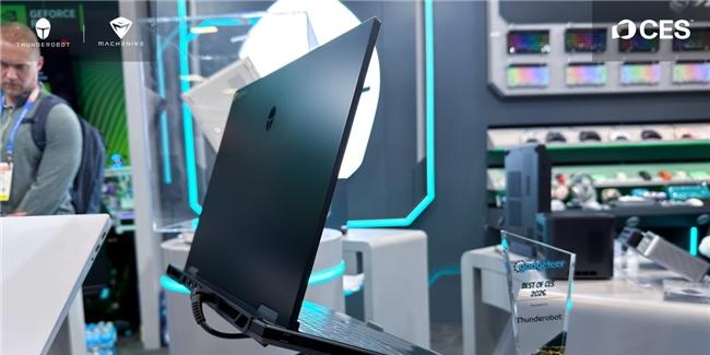 1.58kg 机身+160W 双满血释放！新一代「轻型」游戏本雷神 ZERO Air 亮相 CES2026  第8张